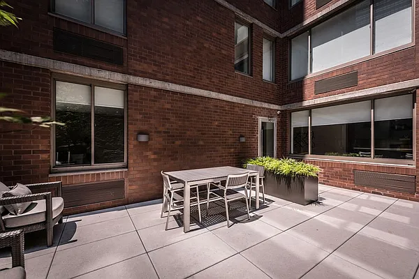 Rented by Mirador Real Estate | media 48