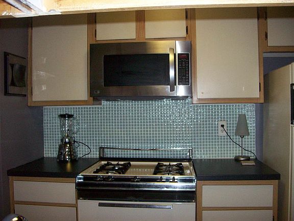 4th image of 806 Daffodil Dr