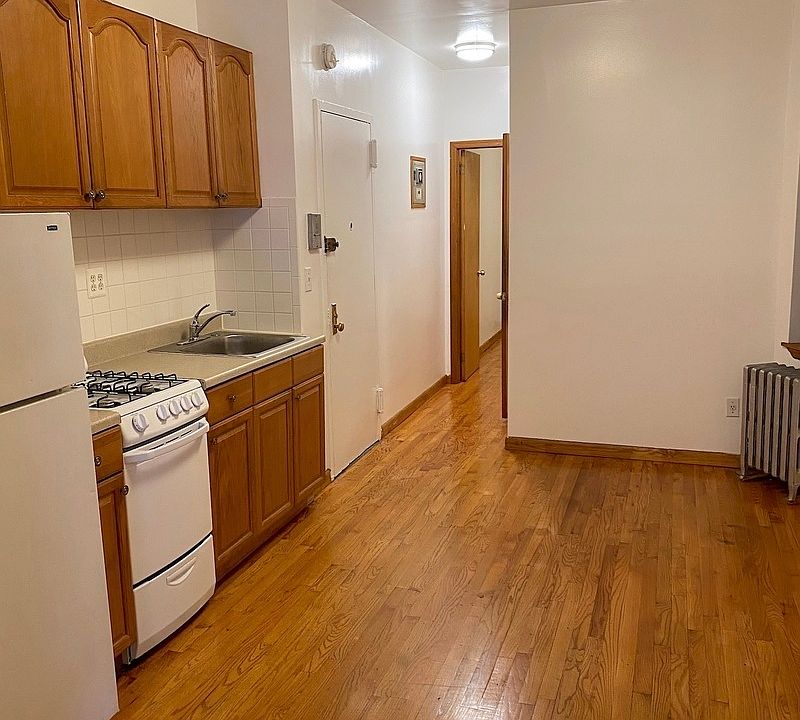 1st image of 22 Saint Marks Pl APT 7