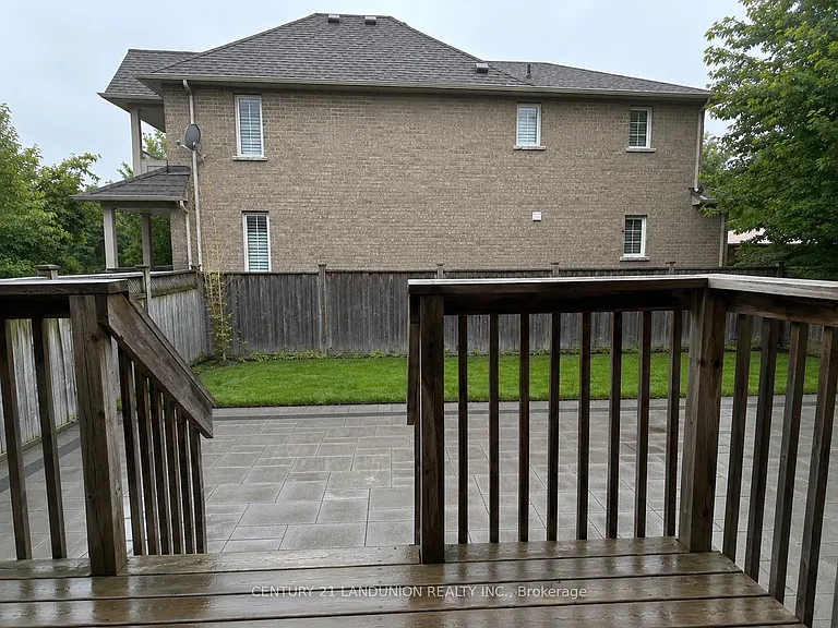 2238 Gladacres Ln — Photo 16