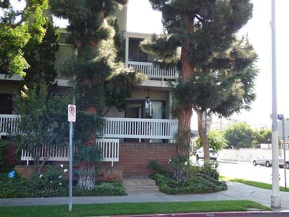 4th image of 1801 Barry Ave