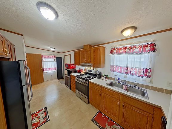 2nd image of 51590 Downey St