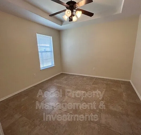 1906 Butkus Dr — Photo 2