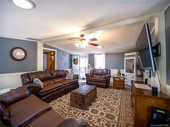 5th image of 330 Freedom Dr