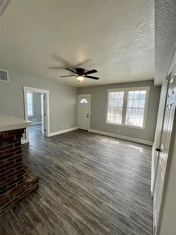 2 bed, 1.0 bath, 750 sqft, $2,350 — Photo 3