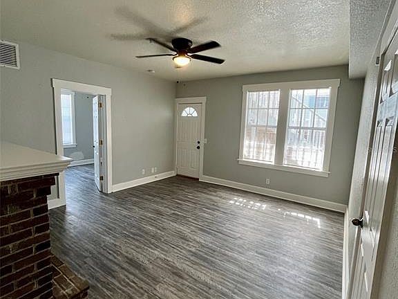 3rd image of 644 4th Ave S