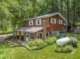 W8525 Oshaukuta Rd, Poynette, WI 53955