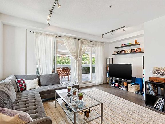 5th image of 1719 E 9a St SW #219