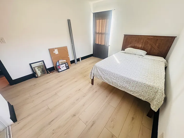 9327 Woodley Ave — Photo 10