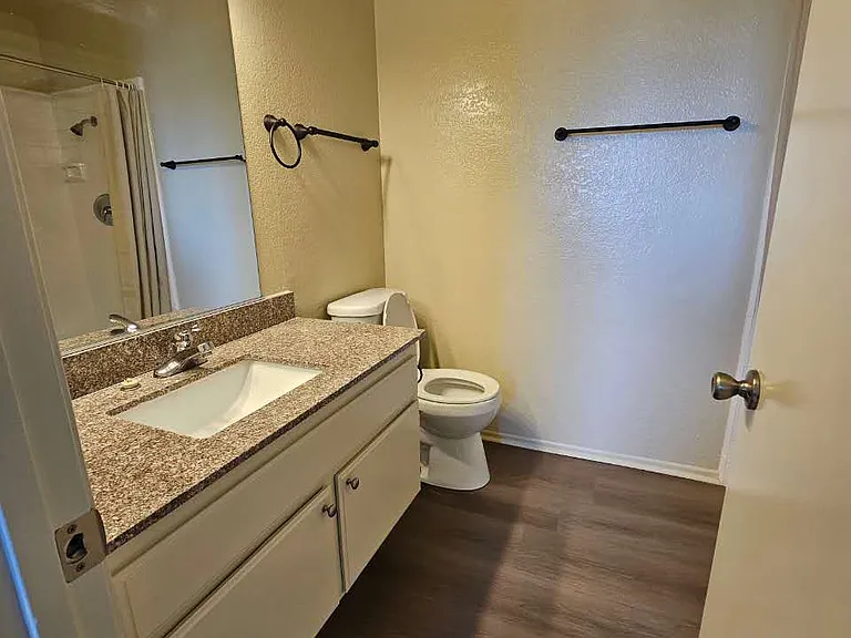 317 N Garfield Ave #4 — Photo 10