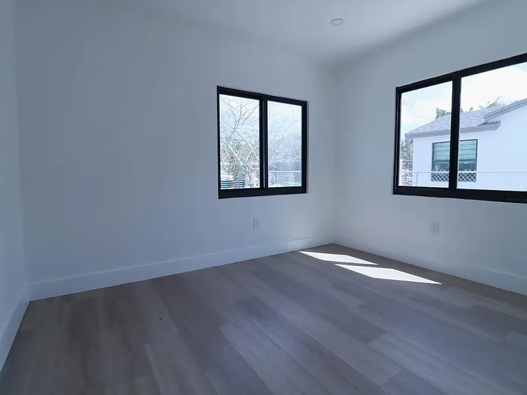 3040 NW 13th Ave #1 — Photo 11