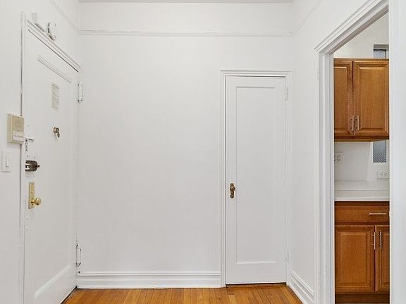 5th image of 331 E 58th St APT 4B