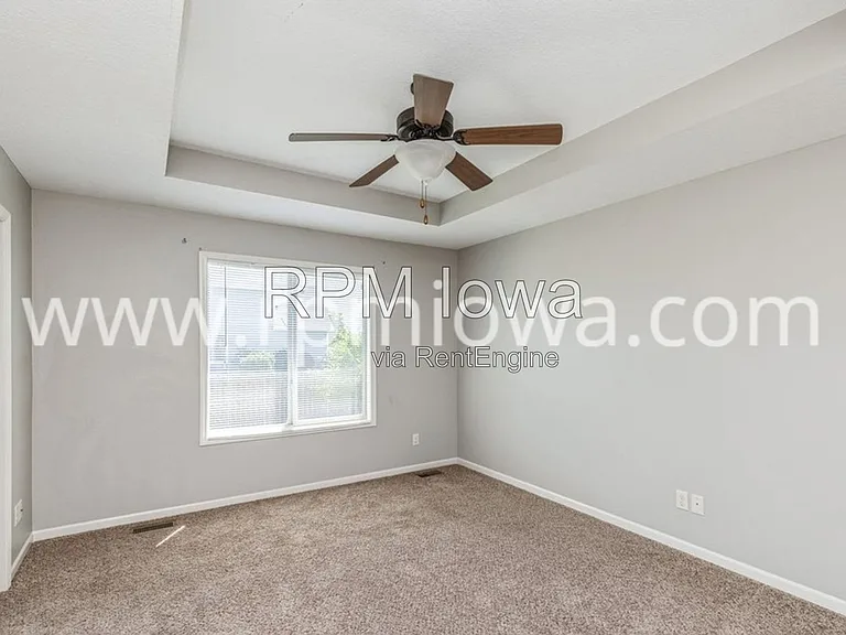 3709 NW Kline St — Photo 2