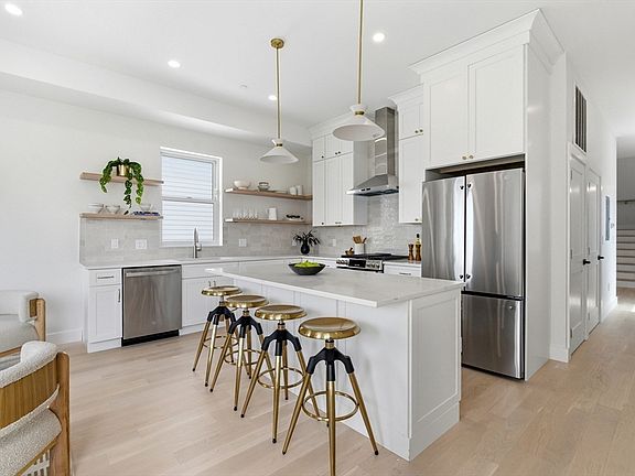 3rd image of 28 Swan Ave #2