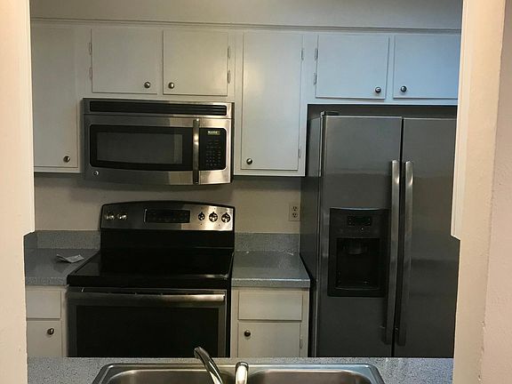 3rd image of 2814 Lineville Dr APT 101E