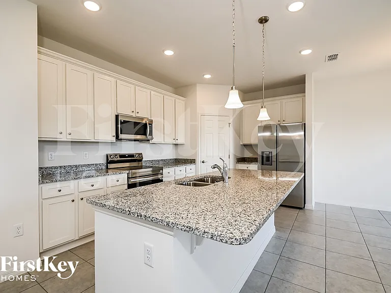 217 Windsor Reserve Dr — Photo 6