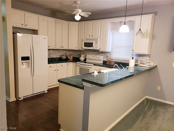 3rd image of 3949 Hilltop Dr
