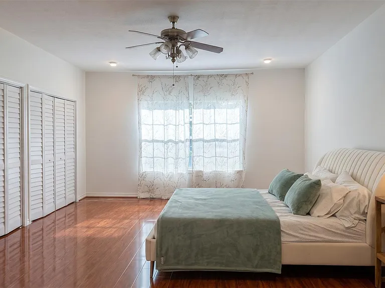 384 Wilcrest Dr #384 — Photo 9