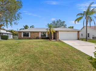 547 SE Cliff Rd, Port Saint Lucie, FL 34984