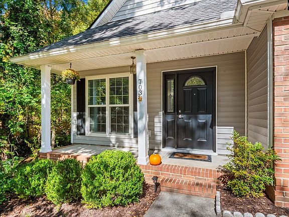 4th image of 703 Sweet Thorne Rd