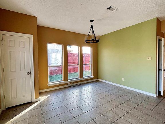 3rd image of 2108 Arbor Creek Dr