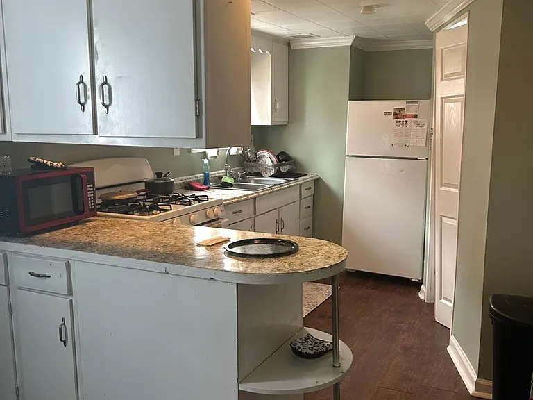 557 Emerson Dr — Photo 6