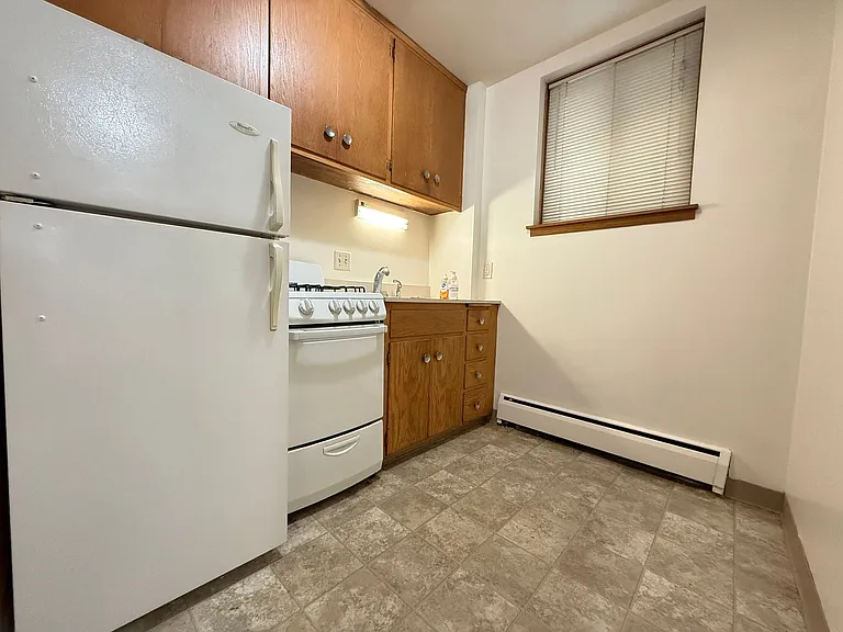 643 Cleveland Ave S — Photo 15