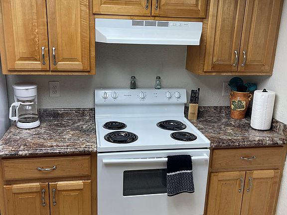 5th image of 2987 Bayshore Dr E