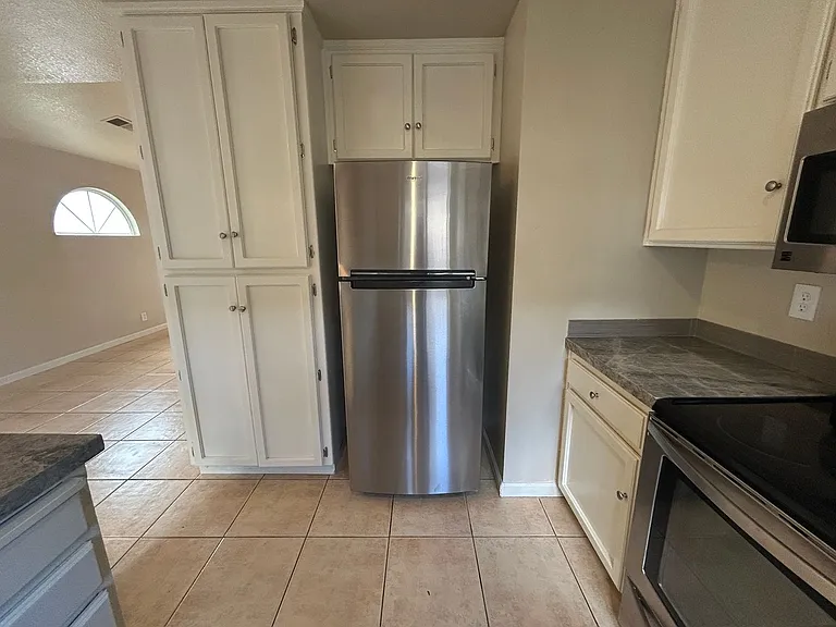 2924 Merle Ave — Photo 12