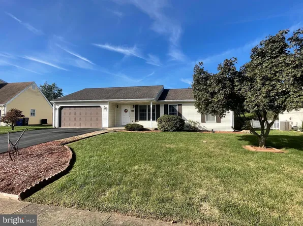 1670 Misty Dr, York, PA 17408
