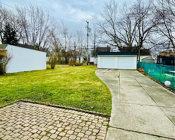 22570 Nicholas Ave — Photo 13