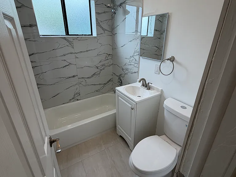 244 NW 48th St — Photo 10