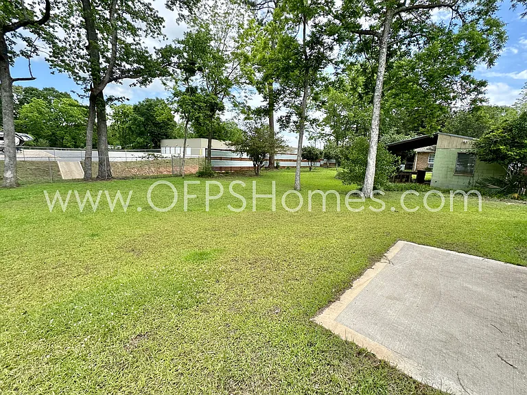 188 Park Ln — Photo 23