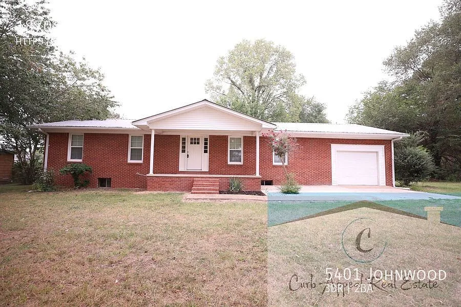 Beautifully renovated 3 bedroom 2 bath home - Valley View schools - huge basement!! — Photo 2