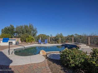 870 N Hale Dr, Green Valley, AZ 85614