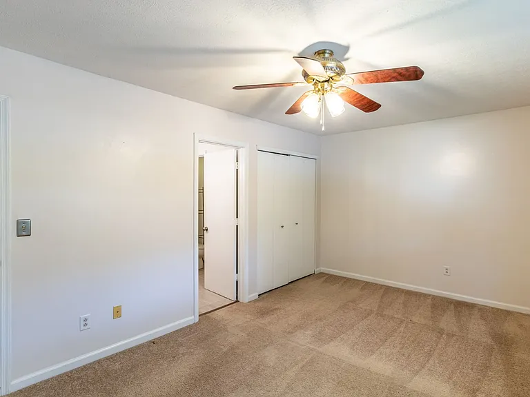 110 Woodlake Dr — Photo 23