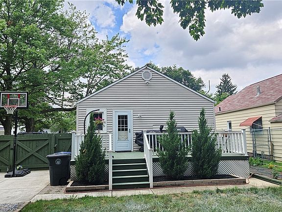 2nd image of 667 Essex St