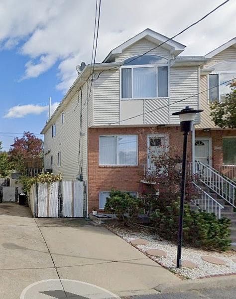 1st image of 35 Bentley Ln #1