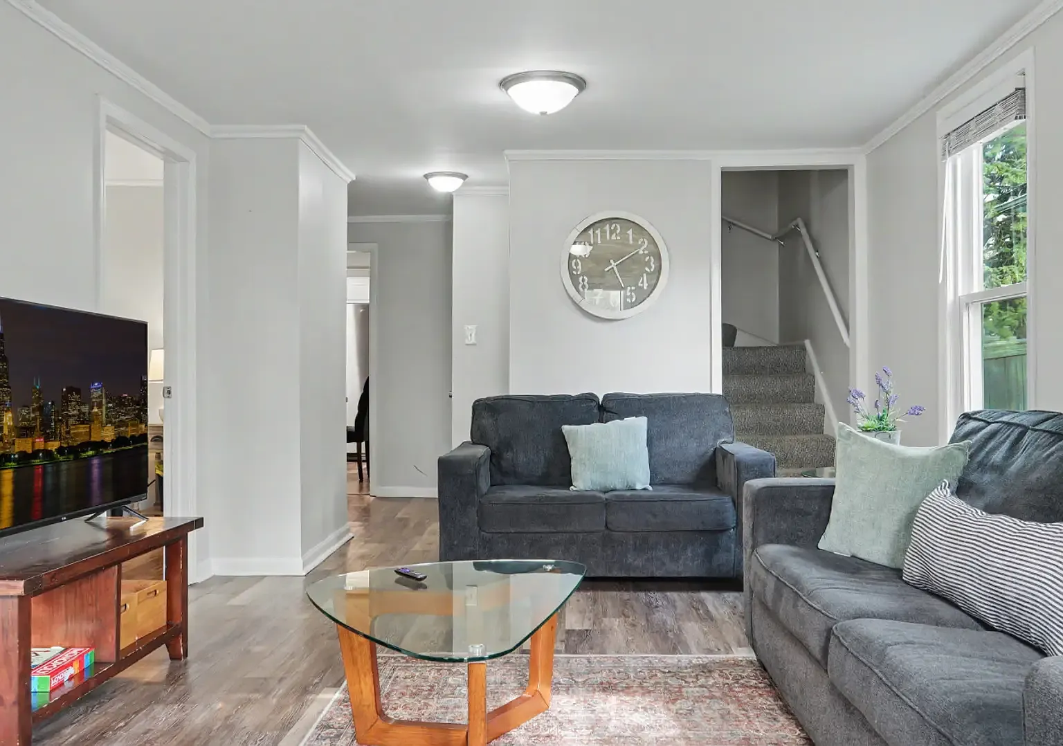 4 bed, 979 sqft, $4,500 — Photo 2
