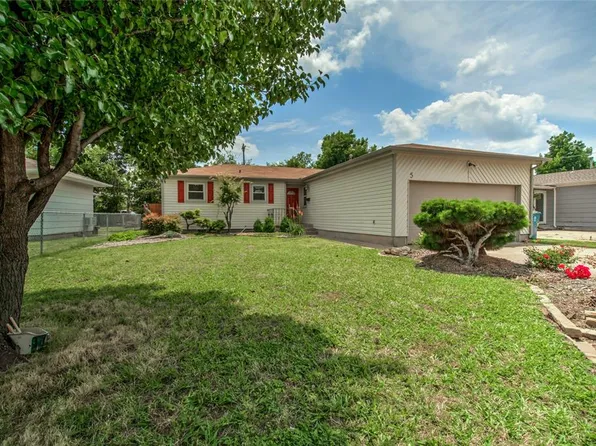 5 Shirley Ln, Edmond, OK 73003