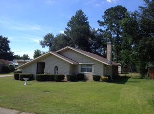 1615 McInnis Dr, Waynesboro, MS 39367