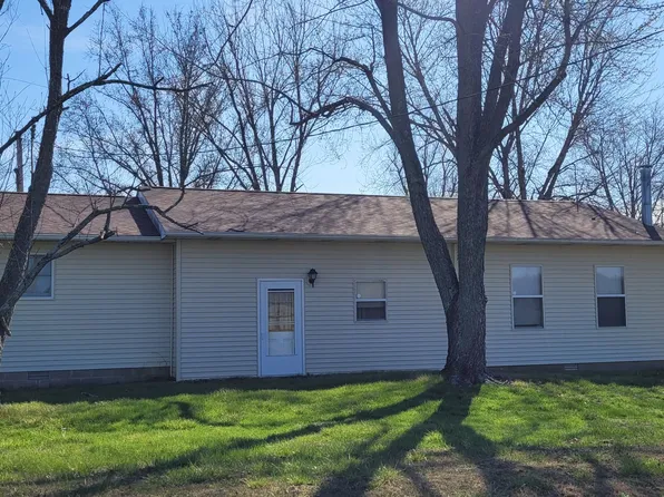 17860 N Woodlawn Ln, Woodlawn, IL 62898