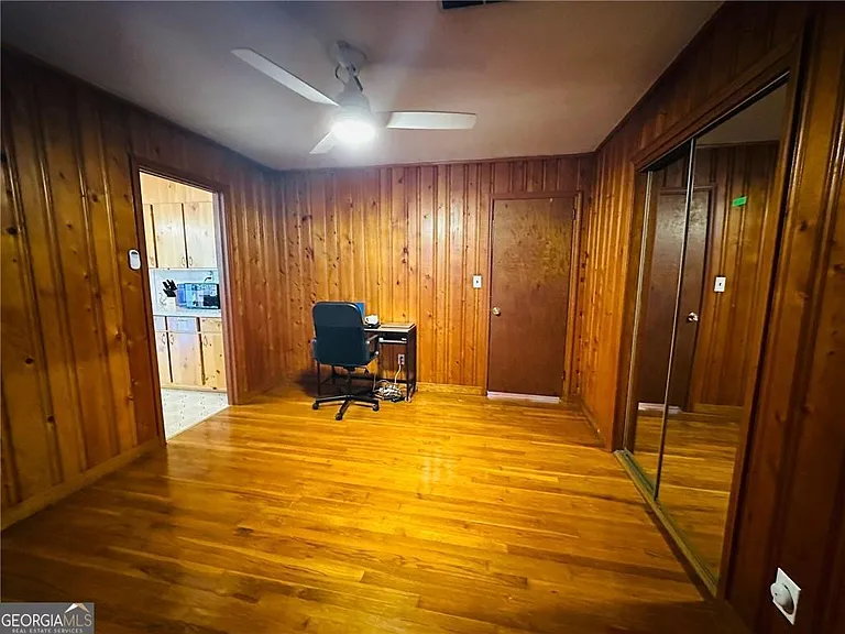 6441 Dunmoor Dr — Photo 15