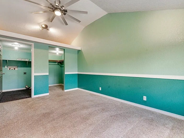 1102 Barnes Ave — Photo 14