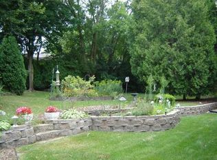 N81W6995 Pine St, Cedarburg, WI 53012