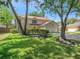 8111 Sunny Ridge Dr, Houston, TX 77095