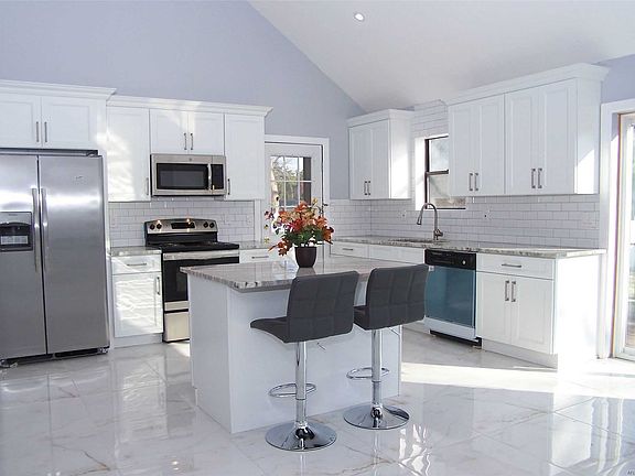 2nd image of 14 Alcolade Dr W