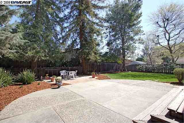 2nd image of 12 Horten Ct