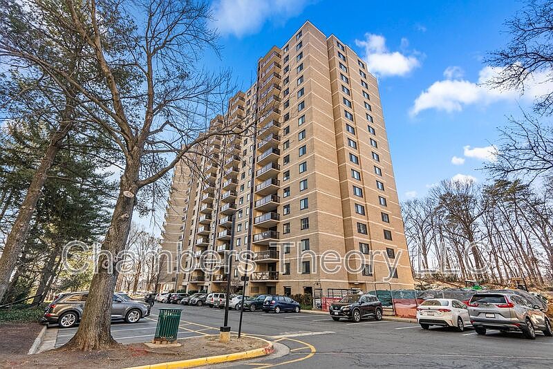 1st image of 309 Yoakum Pkwy APT 408