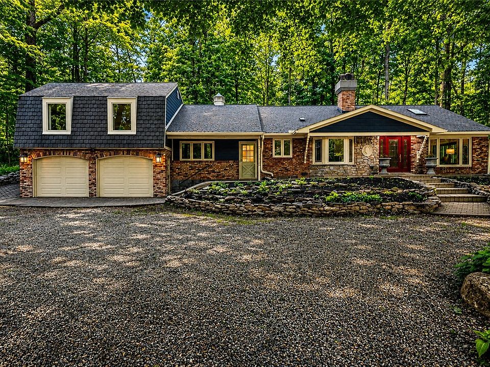 1st image of 229 Colonial Ln